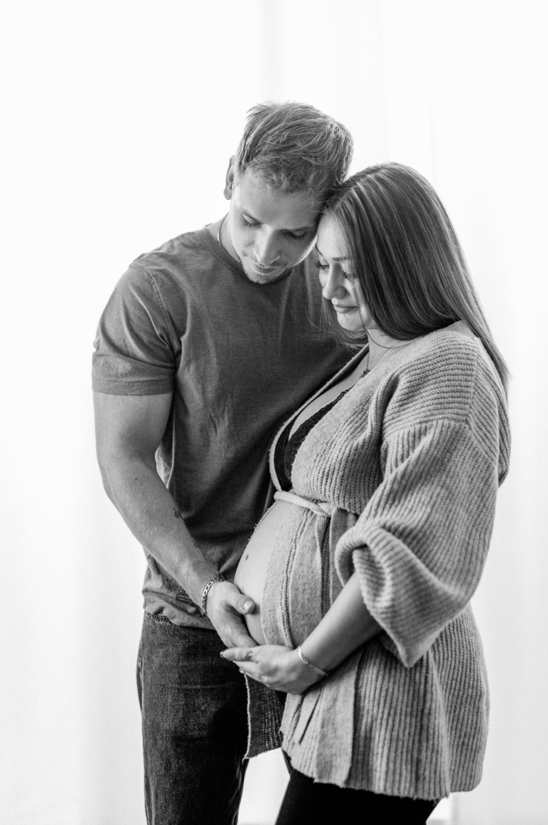 Babybauch Shooting im Atelier in Ratingen photoart hübner Schwanger sein ist soooo schön! 10