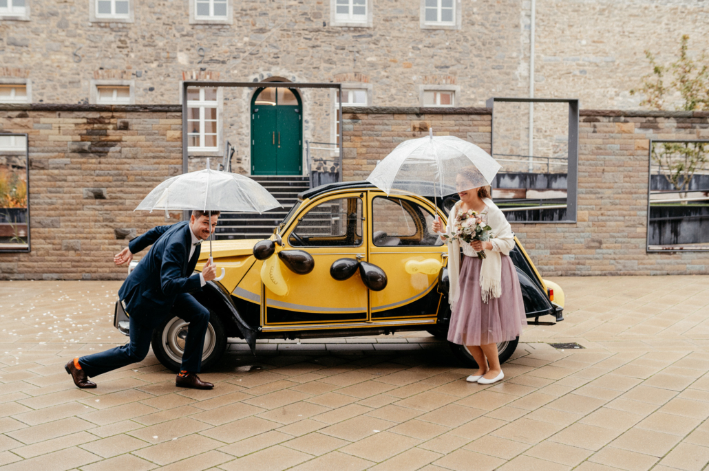 Hochzeit bei Regen ist trotzdem schön Hochzeitsfotos im Standesamt Ratingen photoart hübner Euer Hochzeitsfotograf 22